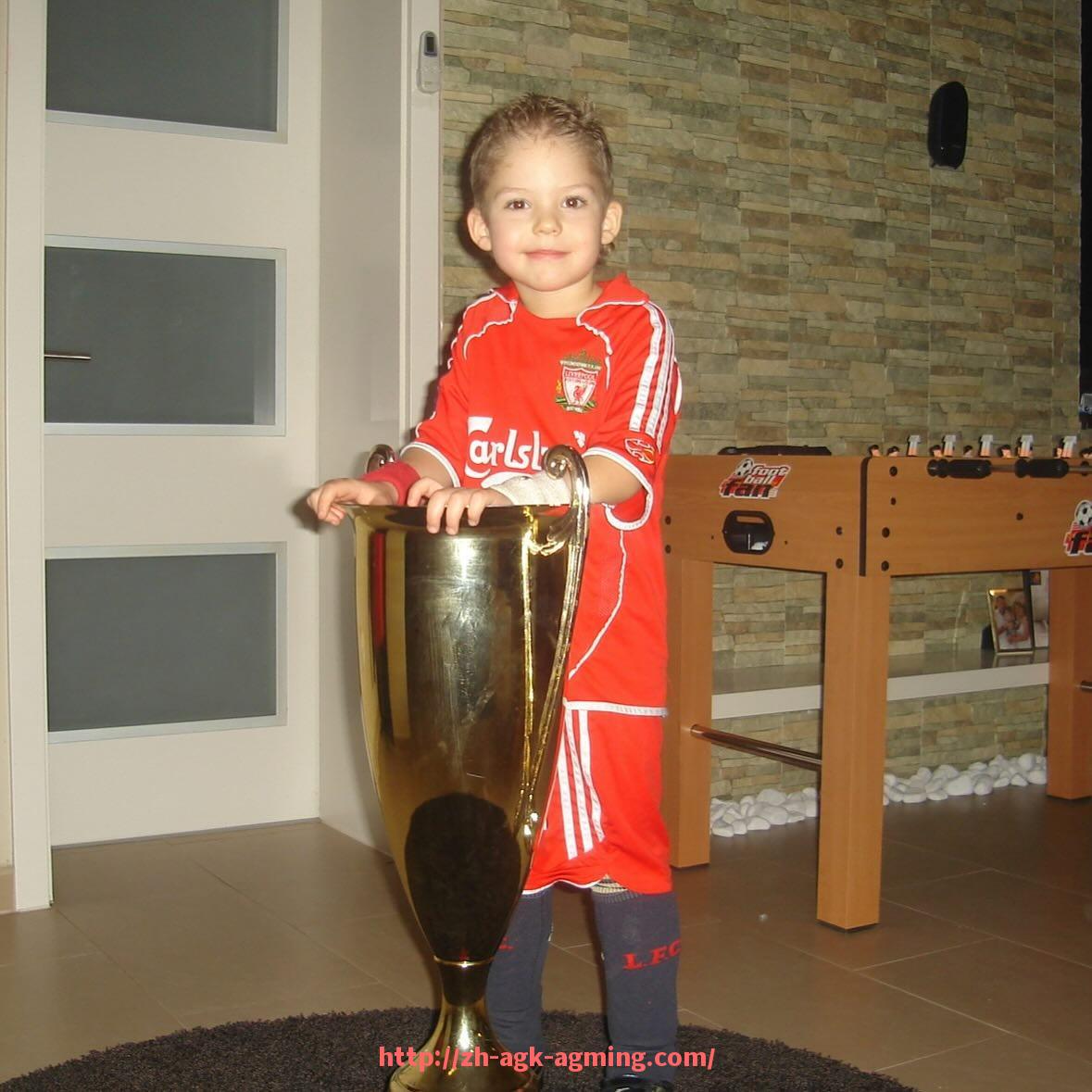 AG娱乐登录-世俱杯历史冷门比赛分析与战术逆转典型实例